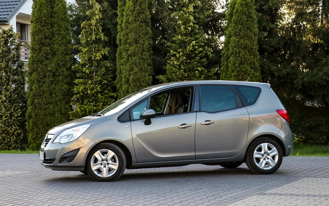 Opel Meriva cena 23900 przebieg: 137682, rok produkcji 2011 z Otwock małe 781